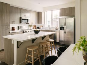 2753 Waverly Drive 302, Los Angeles CA 90039