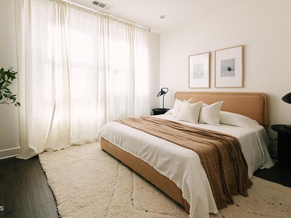 2753 Waverly Drive 302, Los Angeles CA 90039