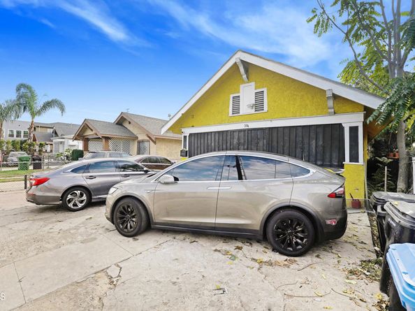 352 W 59th Place, Los Angeles CA 90003