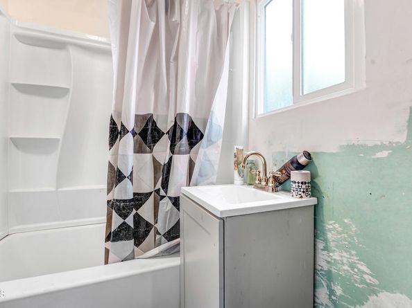 352 W 59th Place, Los Angeles CA 90003