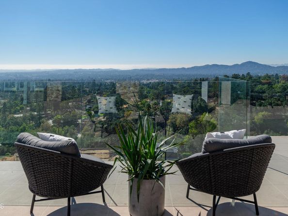 2954 Zane Grey Terrace, Altadena CA 91001