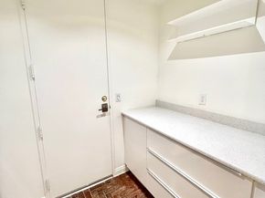 700 S Lake Avenue 111, Pasadena CA 91106