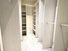 700 S Lake Avenue 111, Pasadena CA 91106