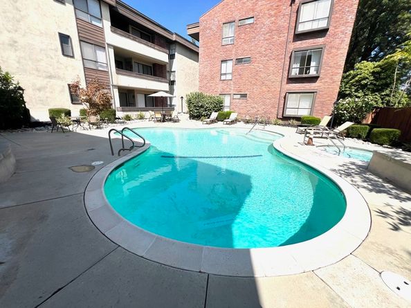 700 S Lake Avenue 111, Pasadena CA 91106