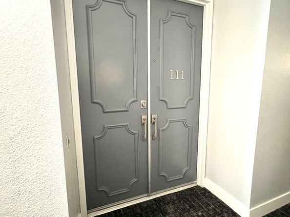 700 S Lake Avenue 111, Pasadena CA 91106