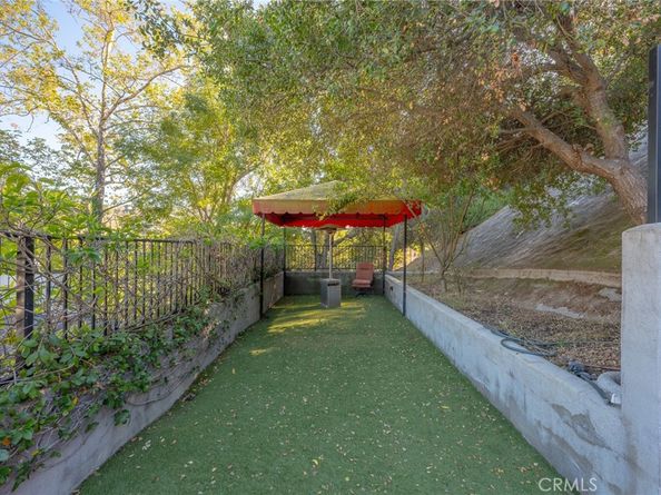 1833 Roscomare Road, Los Angeles CA 90077