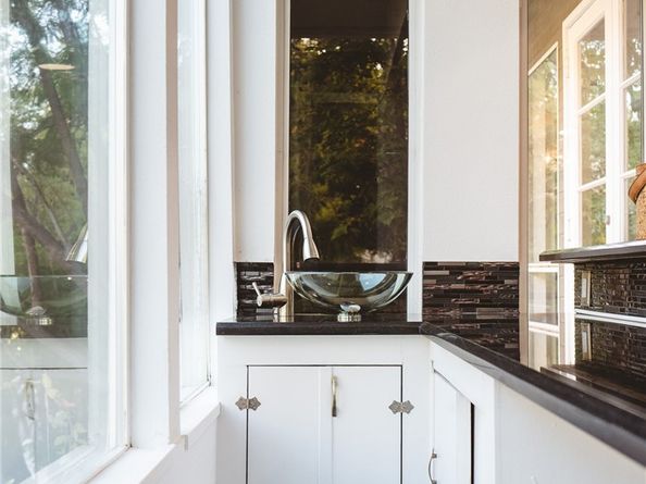 1833 Roscomare Road, Los Angeles CA 90077