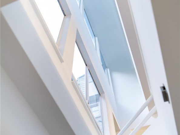 1833 Roscomare Road, Los Angeles CA 90077