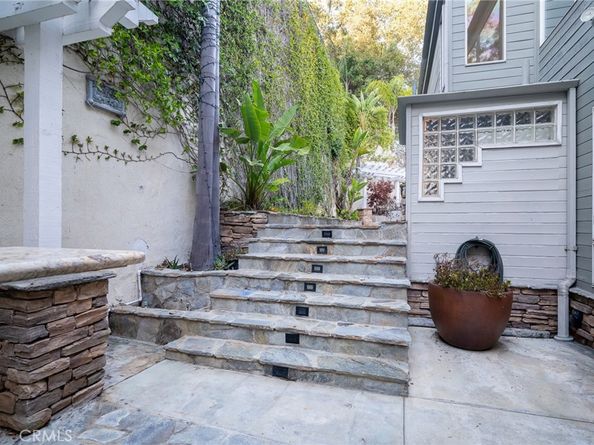 1833 Roscomare Road, Los Angeles CA 90077