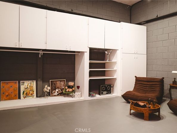 1833 Roscomare Road, Los Angeles CA 90077