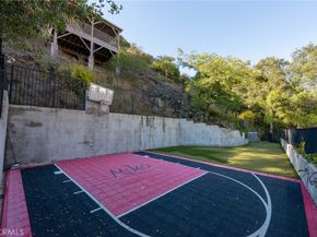 1833 Roscomare Road, Los Angeles CA 90077