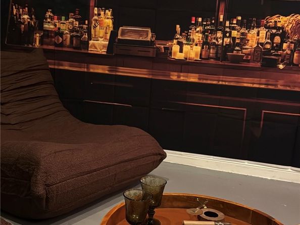 1833 Roscomare Road, Los Angeles CA 90077