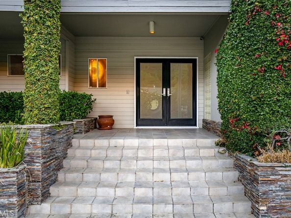 1833 Roscomare Road, Los Angeles CA 90077