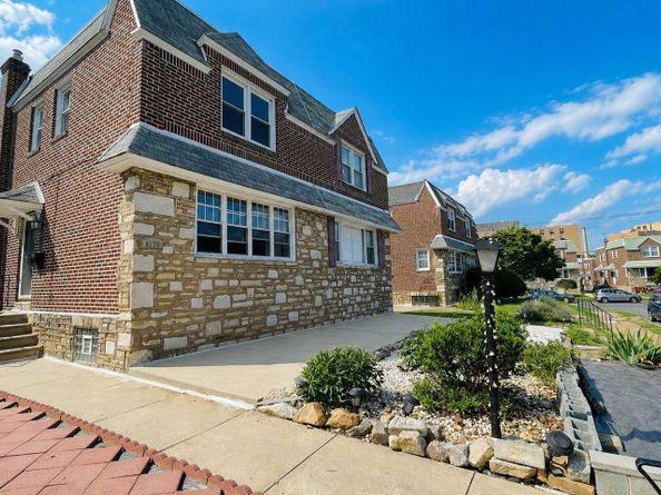 8136 Farnsworth Street, Philadelphia PA 19152