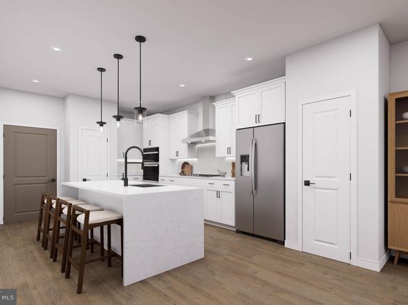 8131 Shining Star Lane 209, Vienna VA 22182