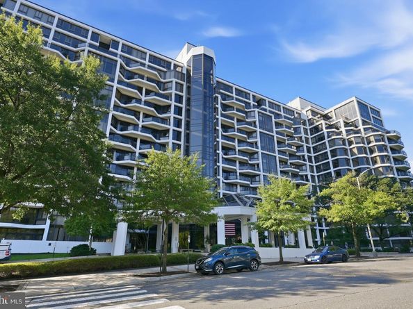 1530 Key Boulevard 520, Arlington VA 22209