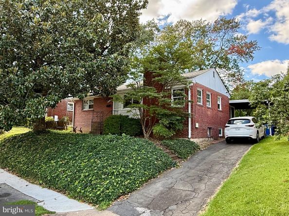 2016 N Woodstock Street, Arlington VA 22207