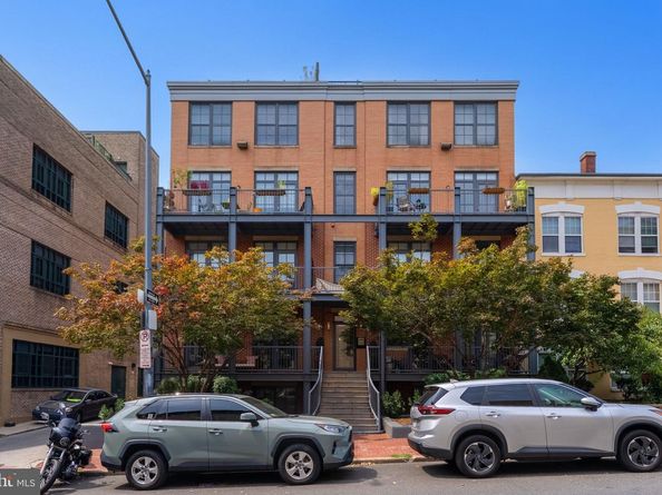 2412 17TH Street NW 301, Washington DC 20009