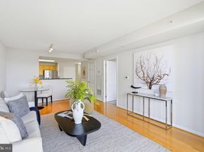 2726 Gallows Road 806, Vienna VA 22180