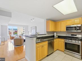 2726 Gallows Road 806, Vienna VA 22180
