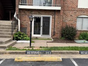 221 N Fillmore Avenue 6, Sterling VA 20164