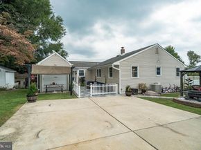 401 Maple Avenue, Philadelphia PA 19116