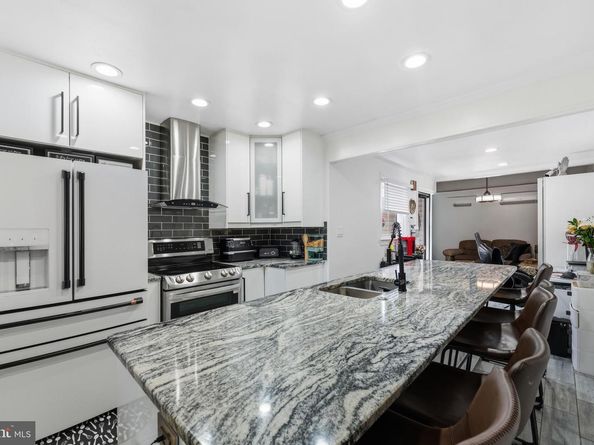 401 Maple Avenue, Philadelphia PA 19116