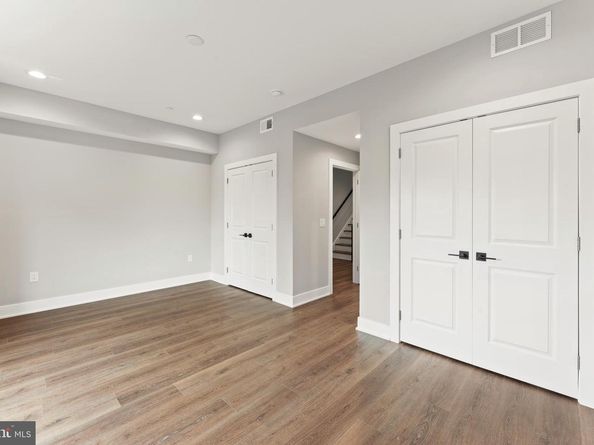 429 Lemonte Street, Philadelphia PA 19128