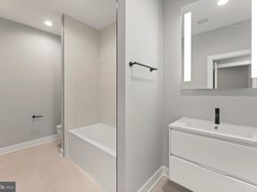 429 Lemonte Street, Philadelphia PA 19128