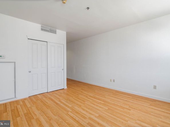 1100 Vine Street 415, Philadelphia PA 19107