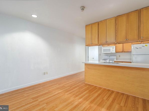1100 Vine Street 415, Philadelphia PA 19107