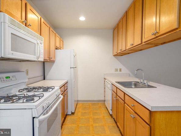 1100 Vine Street 415, Philadelphia PA 19107