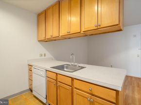 1100 Vine Street 415, Philadelphia PA 19107