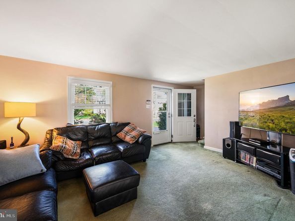 416 Preston Lane, Hatboro PA 19040