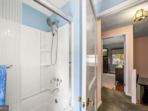 416 Preston Lane, Hatboro PA 19040