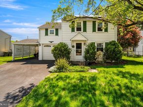 416 Preston Lane, Hatboro PA 19040
