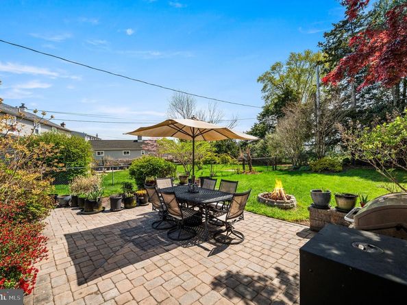 416 Preston Lane, Hatboro PA 19040