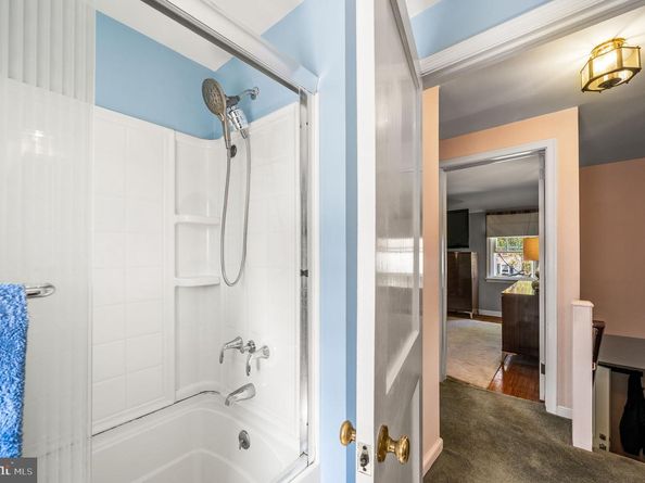 416 Preston Lane, Hatboro PA 19040
