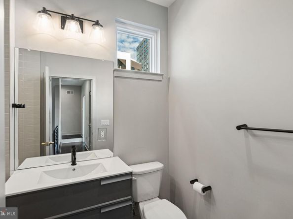 670 N 13TH Street, Philadelphia PA 19123