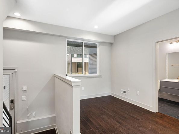 670 N 13TH Street, Philadelphia PA 19123