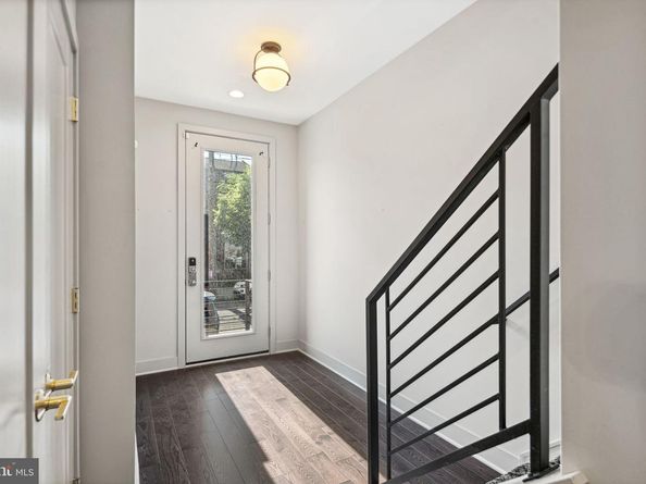 670 N 13TH Street, Philadelphia PA 19123