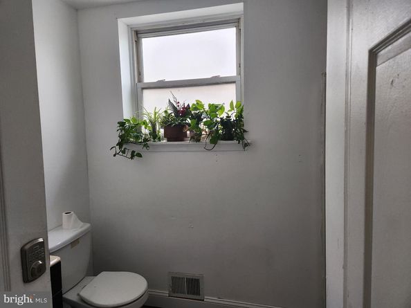 5737 N Park Avenue, Philadelphia PA 19141