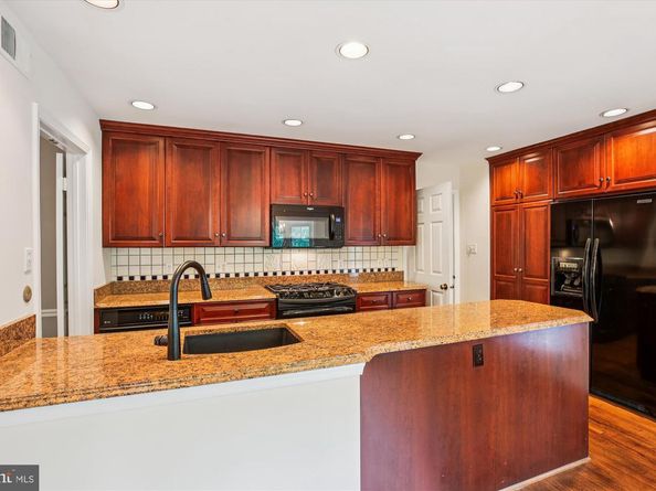 8112 Buckspark Lane E, Potomac MD 20854