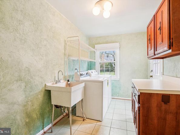 8112 Buckspark Lane E, Potomac MD 20854