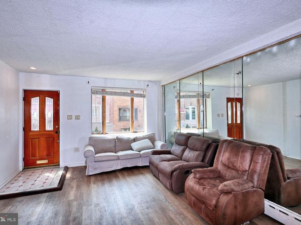 2441 S Hutchinson Street, Philadelphia PA 19148