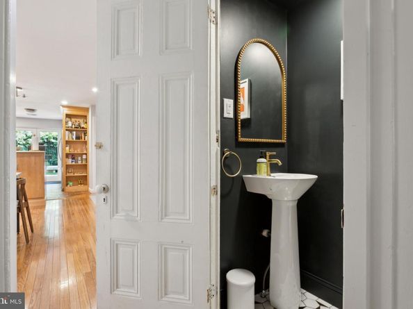 1911 Mount Vernon Street, Philadelphia PA 19130