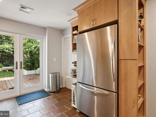 1911 Mount Vernon Street, Philadelphia PA 19130