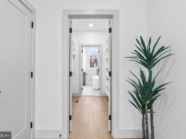613 Mercy Street, Philadelphia PA 19148