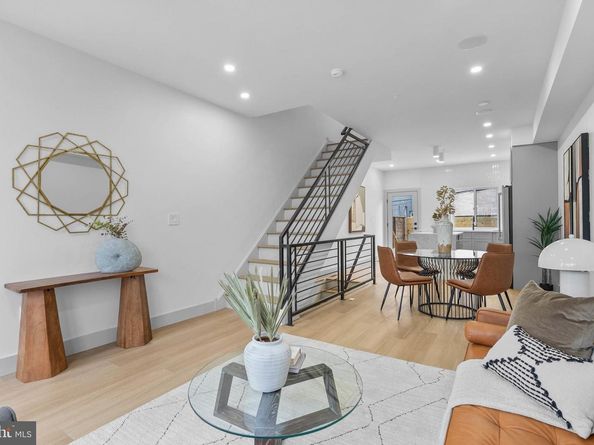 613 Mercy Street, Philadelphia PA 19148