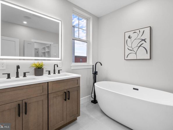 613 Mercy Street, Philadelphia PA 19148